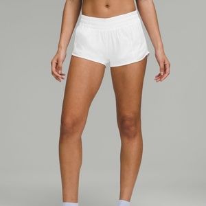 White Lulu hotty hot 2.5 shorts